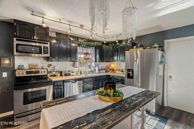 3607 Airport Rd, Rockwood, TN 37854