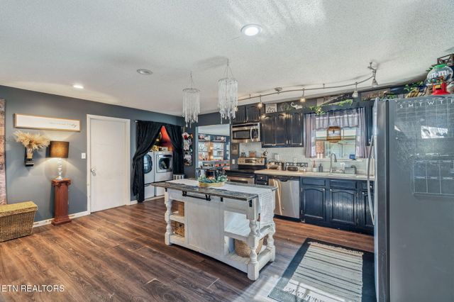 3607 Airport Rd, Rockwood, TN 37854