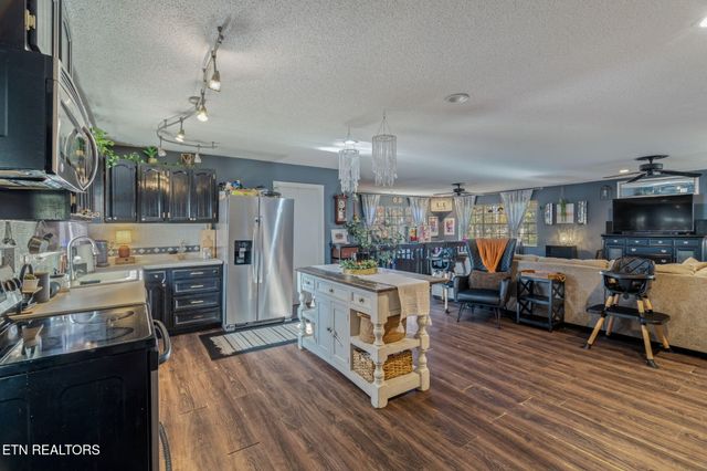 3607 Airport Rd, Rockwood, TN 37854