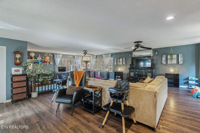 3607 Airport Rd, Rockwood, TN 37854