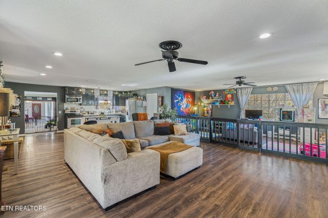 3607 Airport Rd, Rockwood, TN 37854