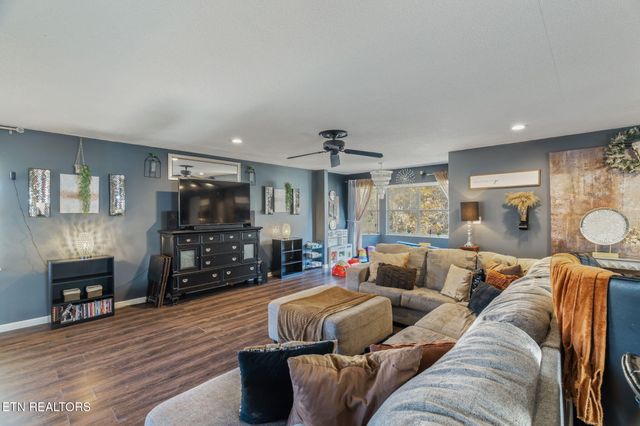 3607 Airport Rd, Rockwood, TN 37854