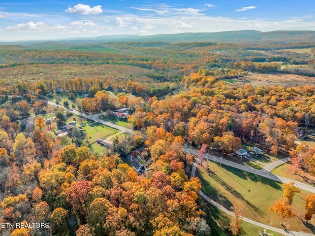 3607 Airport Rd, Rockwood, TN 37854