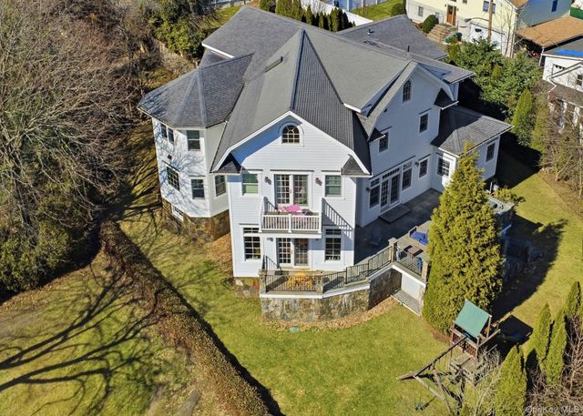74 Old Post Lane, Mamaroneck, NY 10543
