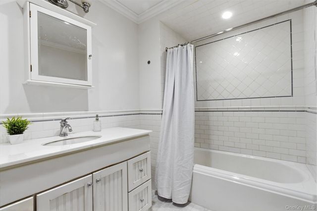 74 Old Post Lane, Mamaroneck, NY 10543