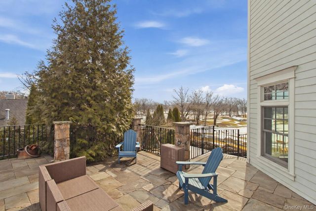 74 Old Post Lane, Mamaroneck, NY 10543