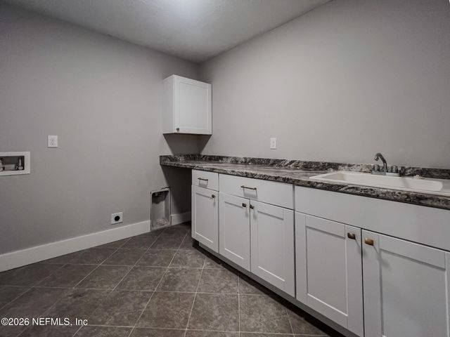 4325 APPLETON Avenue, Jacksonville, FL 32210