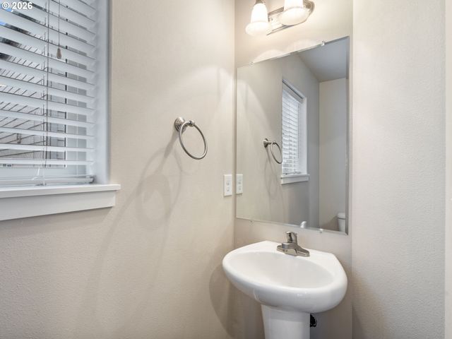 5618 Ne 74TH Ct, Vancouver, WA 98662