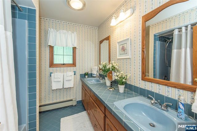 2 Baron Road, West Milford, NJ 07480