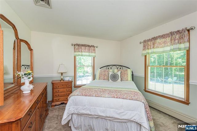 2 Baron Road, West Milford, NJ 07480