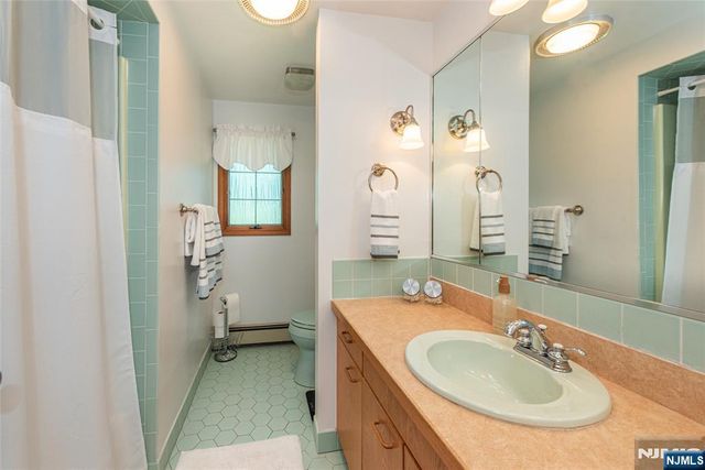 2 Baron Road, West Milford, NJ 07480