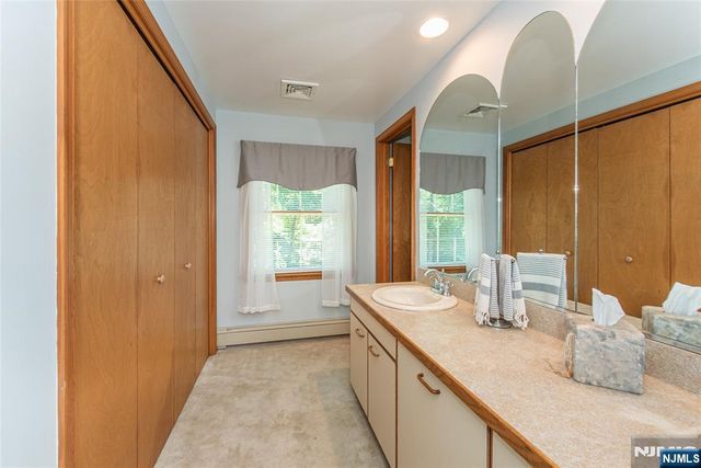 2 Baron Road, West Milford, NJ 07480