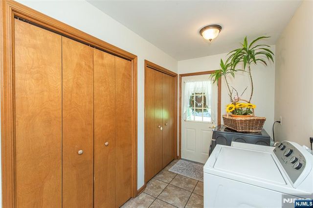 2 Baron Road, West Milford, NJ 07480