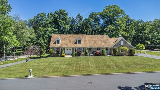 2 Baron Road, West Milford, NJ 07480