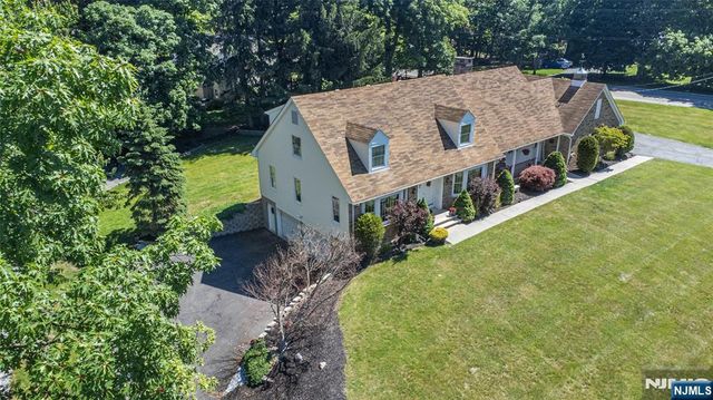 2 Baron Road, West Milford, NJ 07480