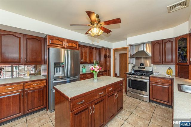 2 Baron Road, West Milford, NJ 07480