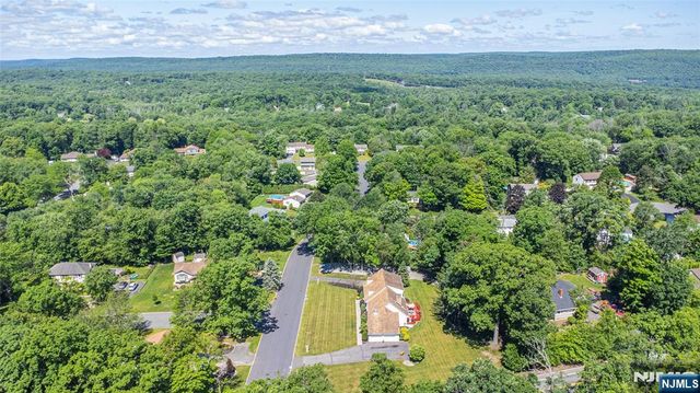 2 Baron Road, West Milford, NJ 07480