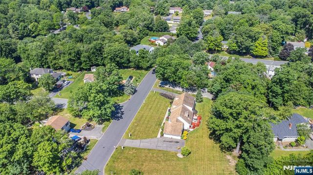 2 Baron Road, West Milford, NJ 07480