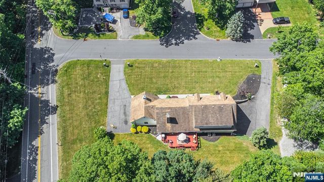 2 Baron Road, West Milford, NJ 07480