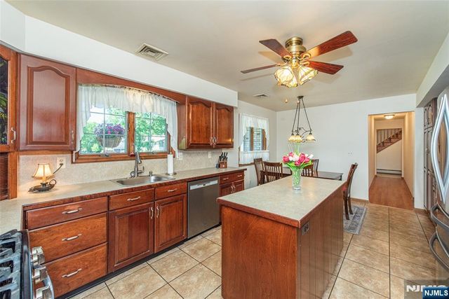 2 Baron Road, West Milford, NJ 07480