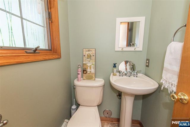 2 Baron Road, West Milford, NJ 07480