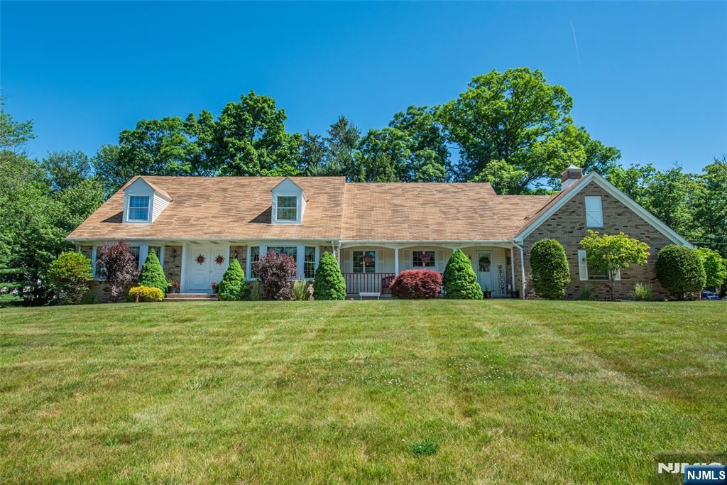 2 Baron Road, West Milford, NJ 07480
