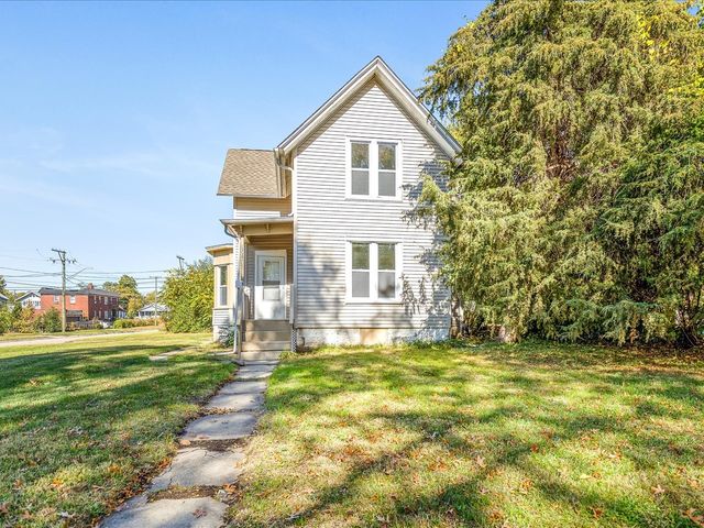 1227 Chestnut Street, Rockford, IL 61102