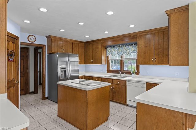 2521 Lake Cohoon RD, Suffolk, VA 23434