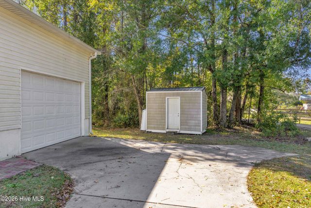 35 Stroud Will Court, Rocky Point, NC 28457