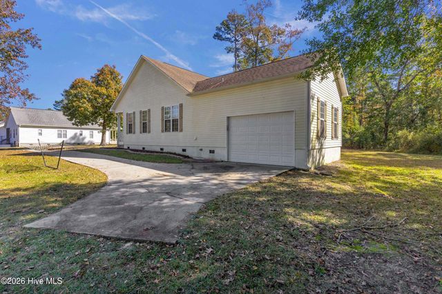 35 Stroud Will Court, Rocky Point, NC 28457