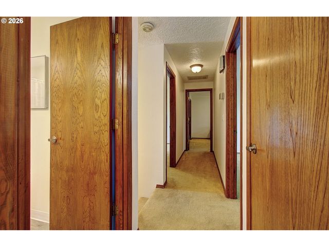 7206 Ne MEADOWS Dr, Vancouver, WA 98662