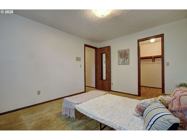 7206 Ne MEADOWS Dr, Vancouver, WA 98662