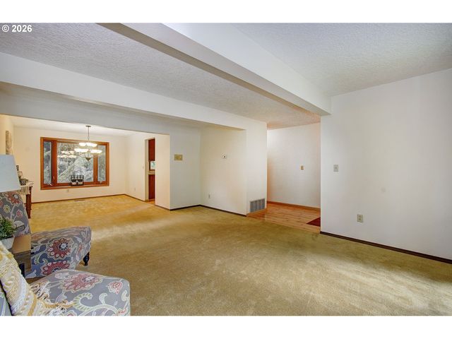 7206 Ne MEADOWS Dr, Vancouver, WA 98662