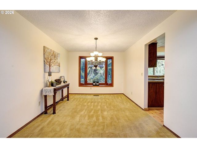 7206 Ne MEADOWS Dr, Vancouver, WA 98662