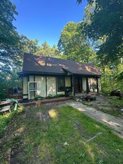 141 Irving Road, Middleville Vlg, MI 49333