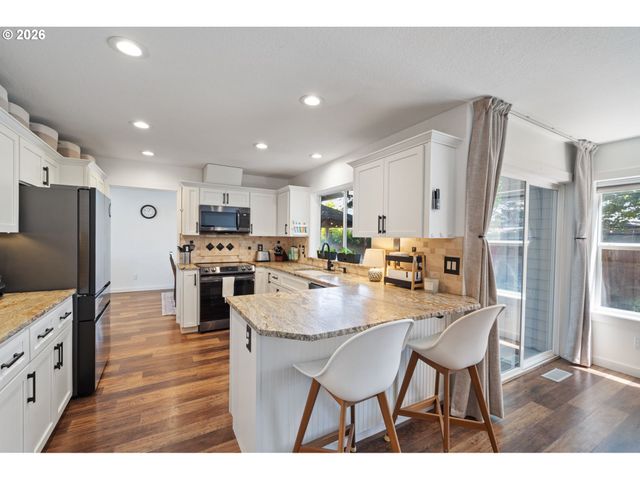 3144 Ne 2ND Ct, Hillsboro, OR 97124
