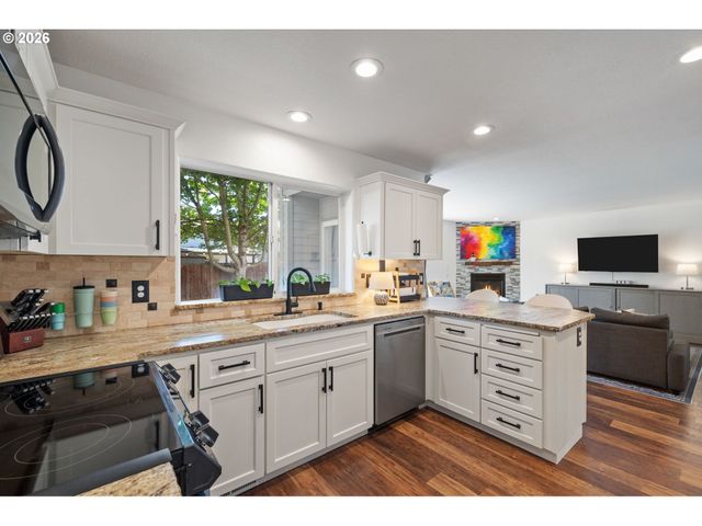 3144 Ne 2ND Ct, Hillsboro, OR 97124