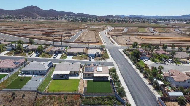27750 Via Santa Catarina, Menifee, CA 92585