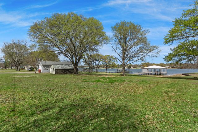 2109 Beavers Point, Bonham, TX 75418