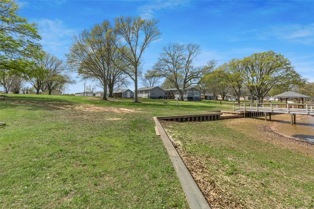 2109 Beavers Point, Bonham, TX 75418