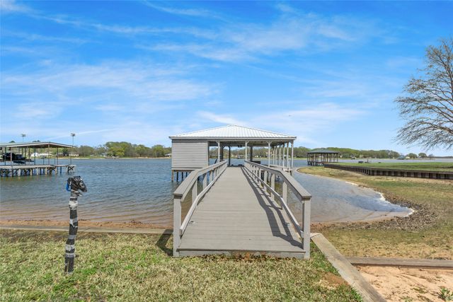 2109 Beavers Point, Bonham, TX 75418