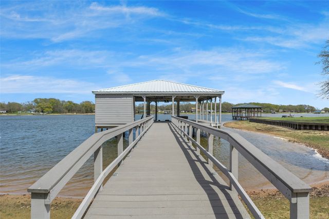 2109 Beavers Point, Bonham, TX 75418