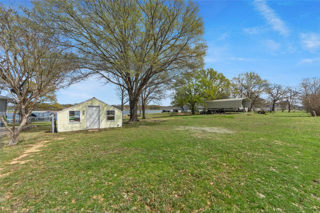 2109 Beavers Point, Bonham, TX 75418