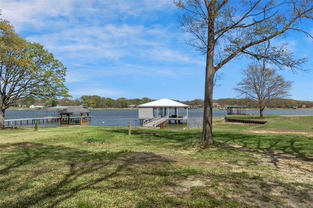 2109 Beavers Point, Bonham, TX 75418