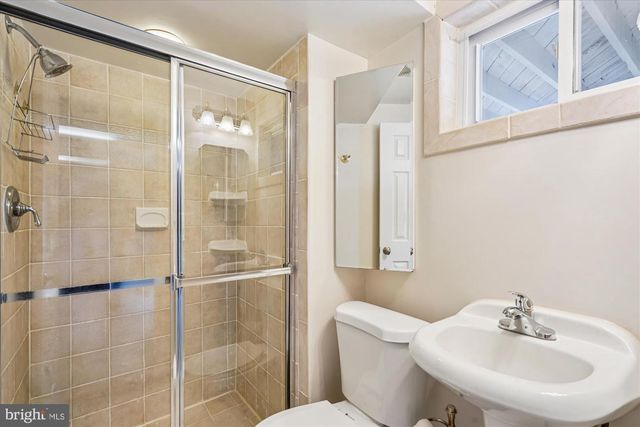 1918 CONTRALTO CT, Vienna, VA 22182