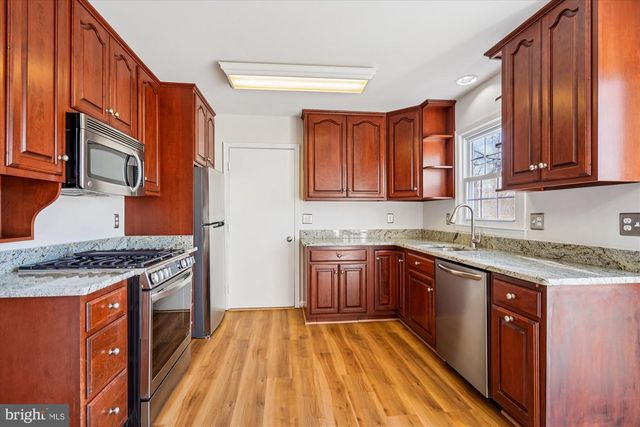 1918 CONTRALTO CT, Vienna, VA 22182