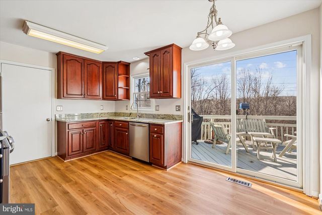 1918 CONTRALTO CT, Vienna, VA 22182