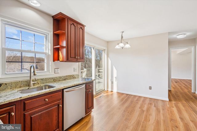 1918 CONTRALTO CT, Vienna, VA 22182