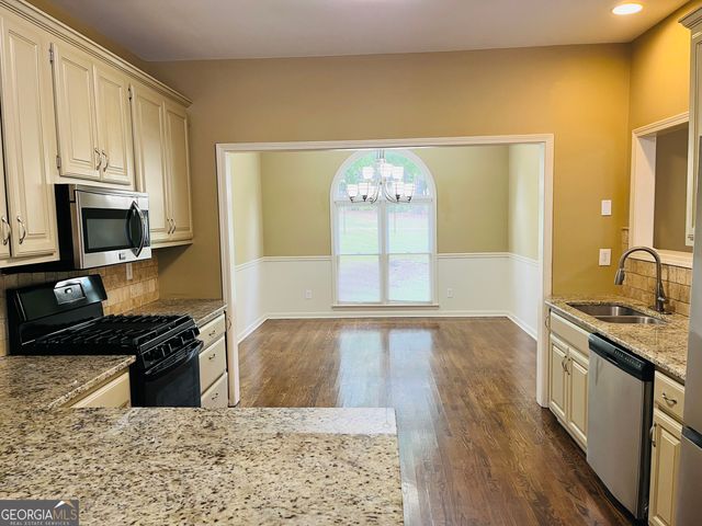 70 Indian Bluff Drive, Sharpsburg, GA 30277