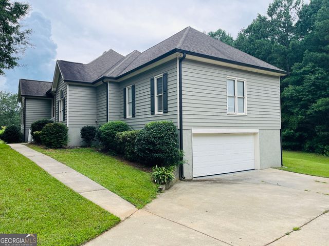 70 Indian Bluff Drive, Sharpsburg, GA 30277
